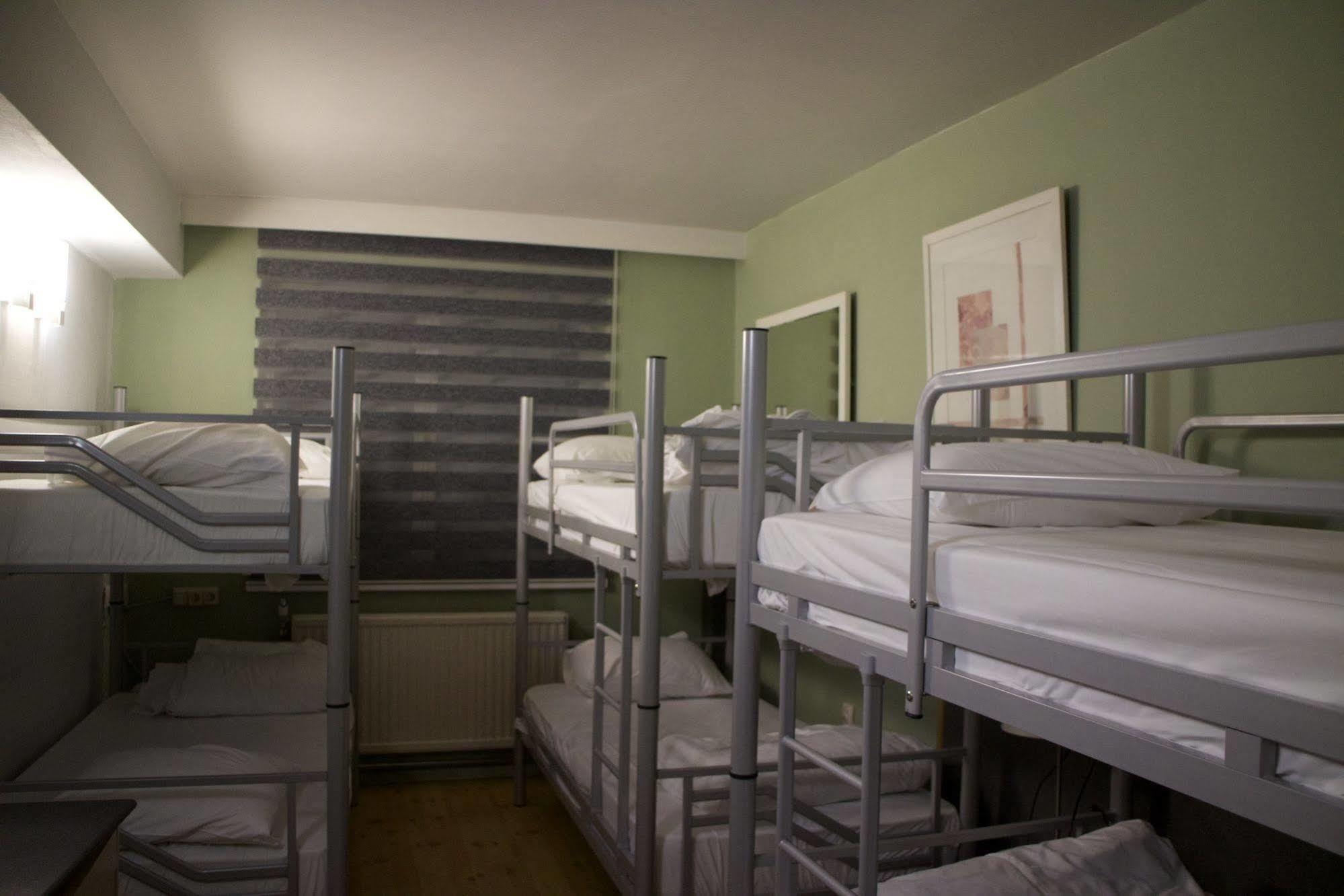 Escale Hotel Saint-Gilles ภายนอก รูปภาพ